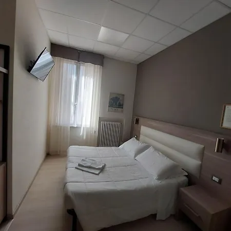 Tina Hotel 2*