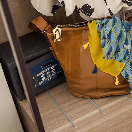 Tina Hotel 2*
