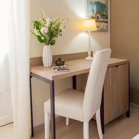 Tina 2* Diano Marina