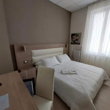 Tina Otel Diano Marina